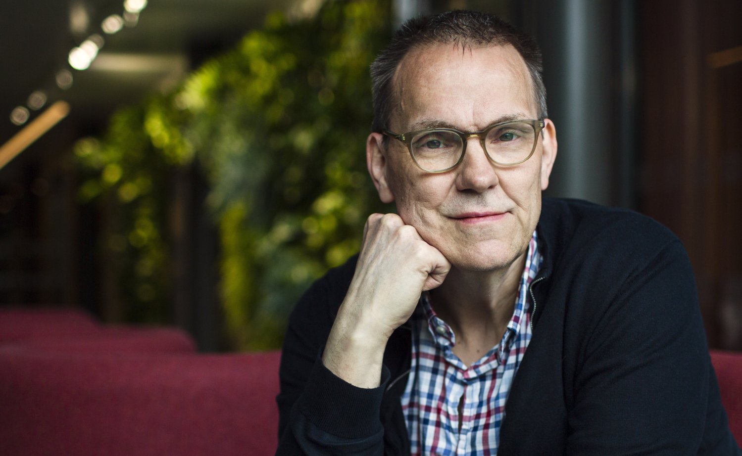 Porträtt av professor Per Uhlén.