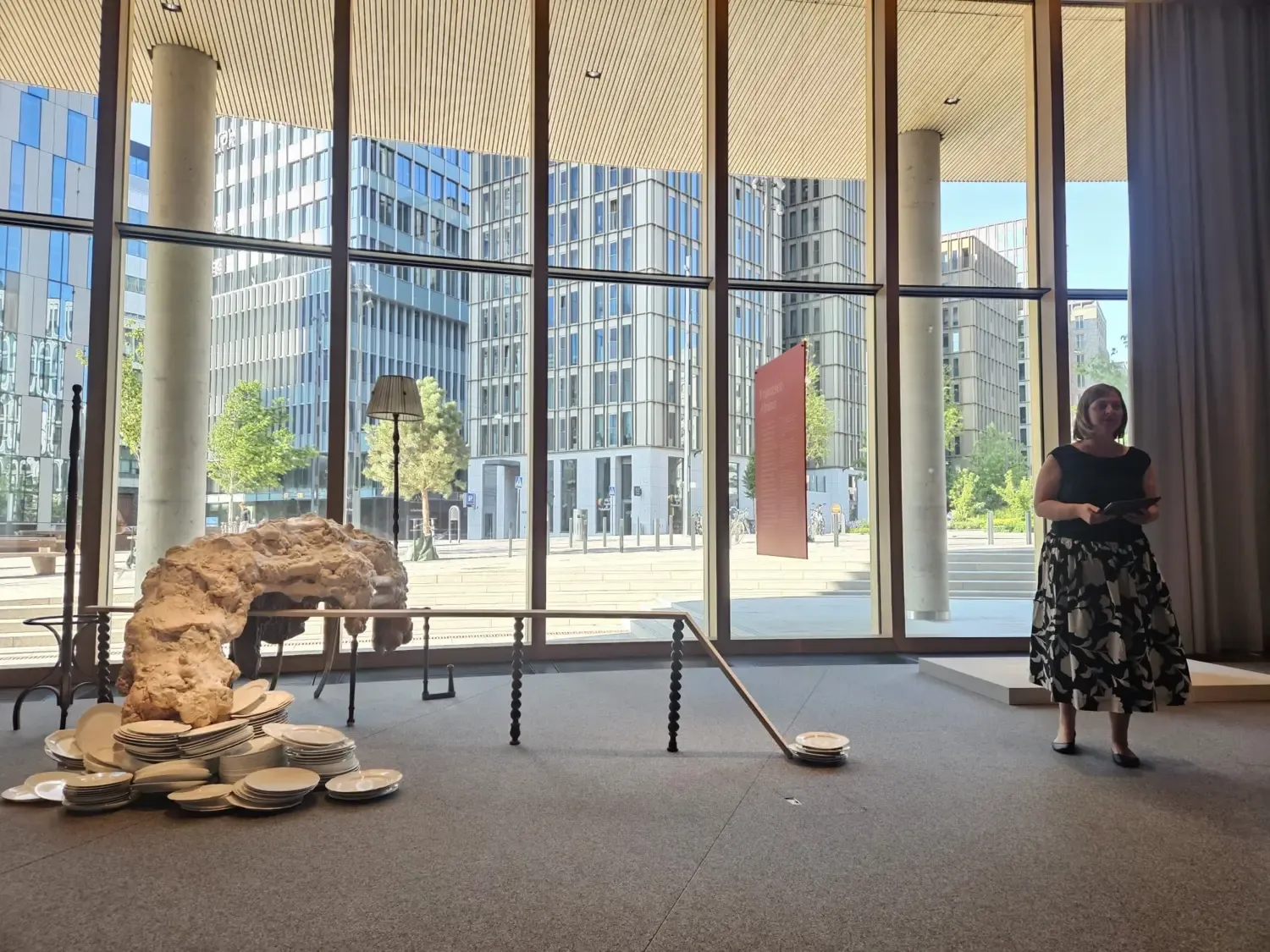 Janina participates in "Scientist shows Art" at The Cell