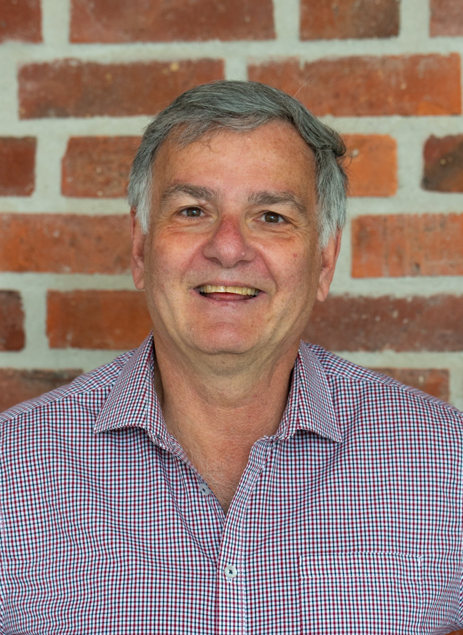 Professor emeritus Sam Okret