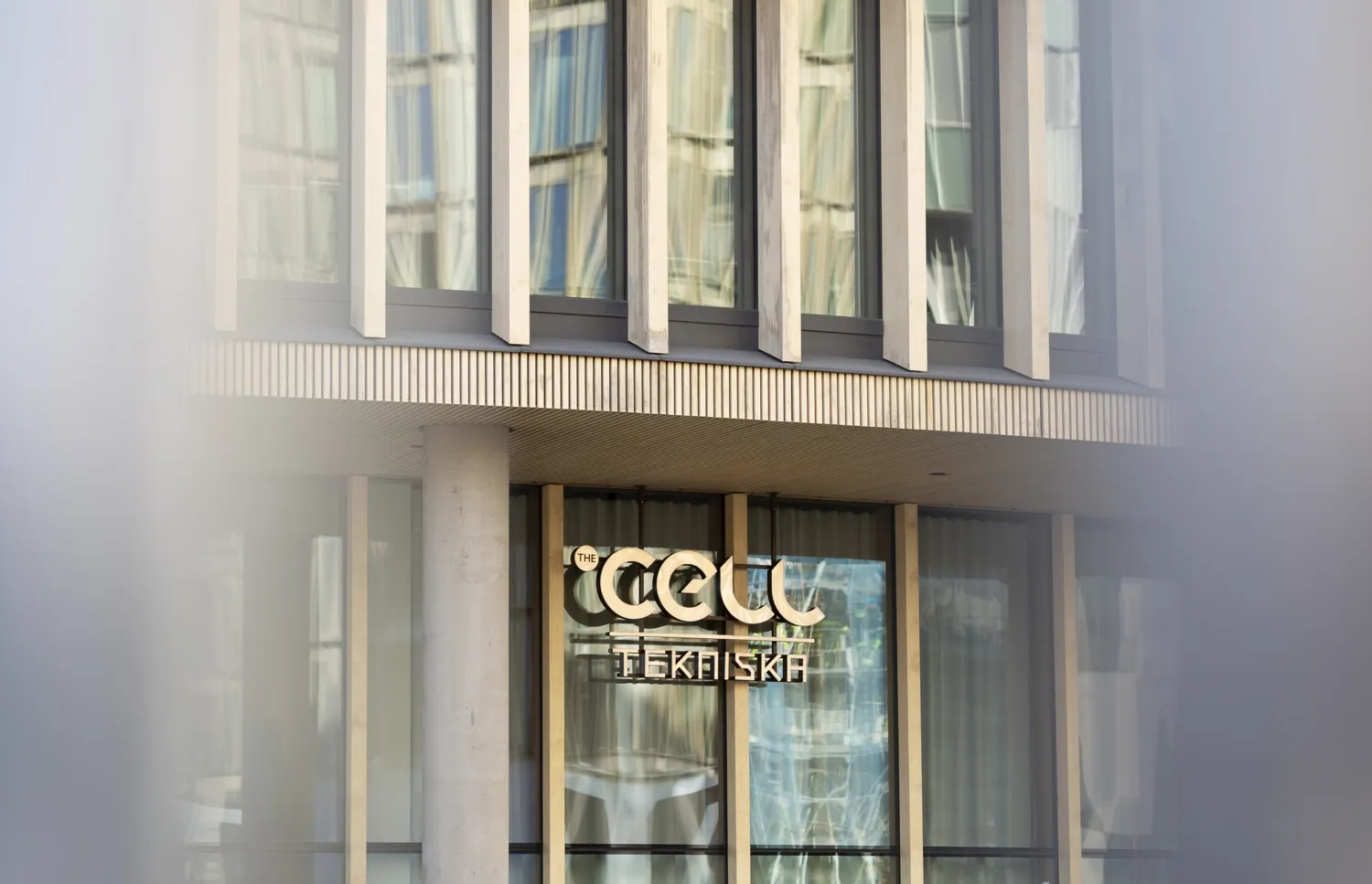 Bearbetat foto av The Cells exteriör och ingång.