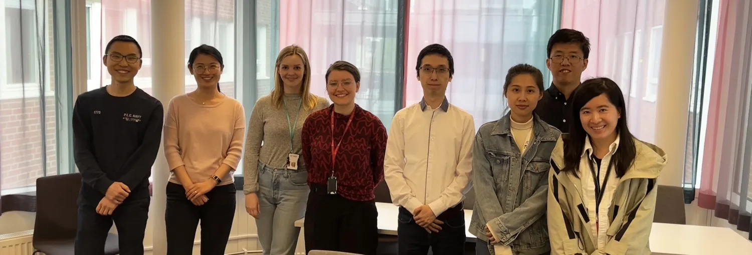 Foto av medlemmarna i Zheng Changs forskargrupp vid Karolinska Institutet