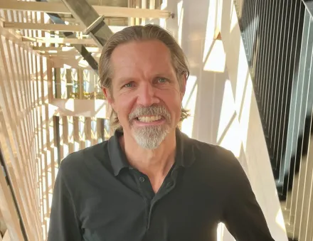Porträtt av professor Sven Bölte.