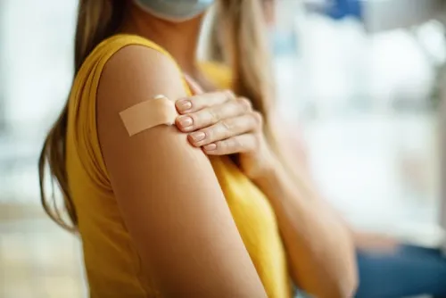 Woman who has just been vaccinated. Photo: Getty Images