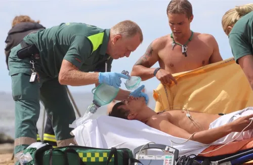 Lifesaving demonstration at Tylösand.